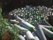 بالصور: الشرطة - شاب من اللد يسرق مئات اسطوانات الغاز ويخبئها داخل حفرة 